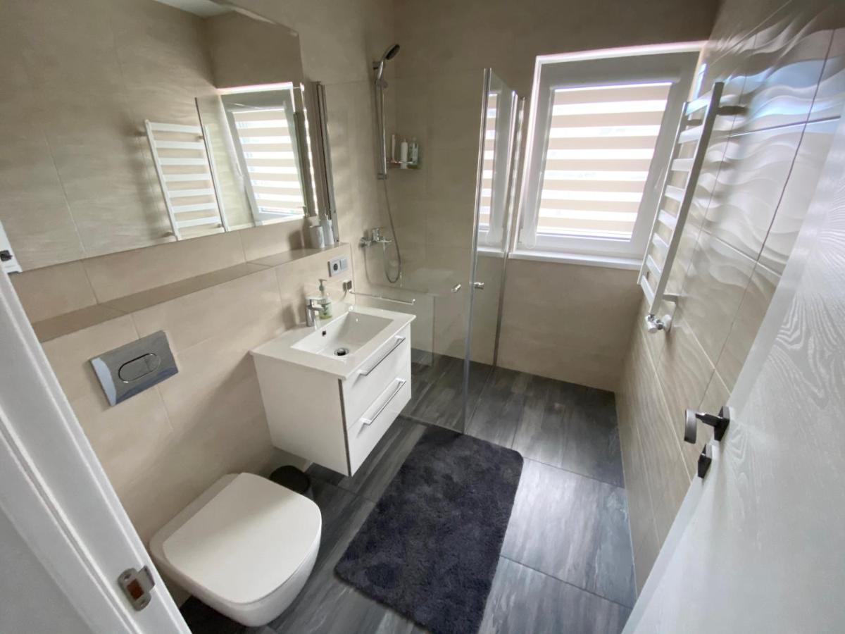 New J&R Apartment Near Girstutis, Free Private Parking & Self Check-In Kaunas Eksteriør billede