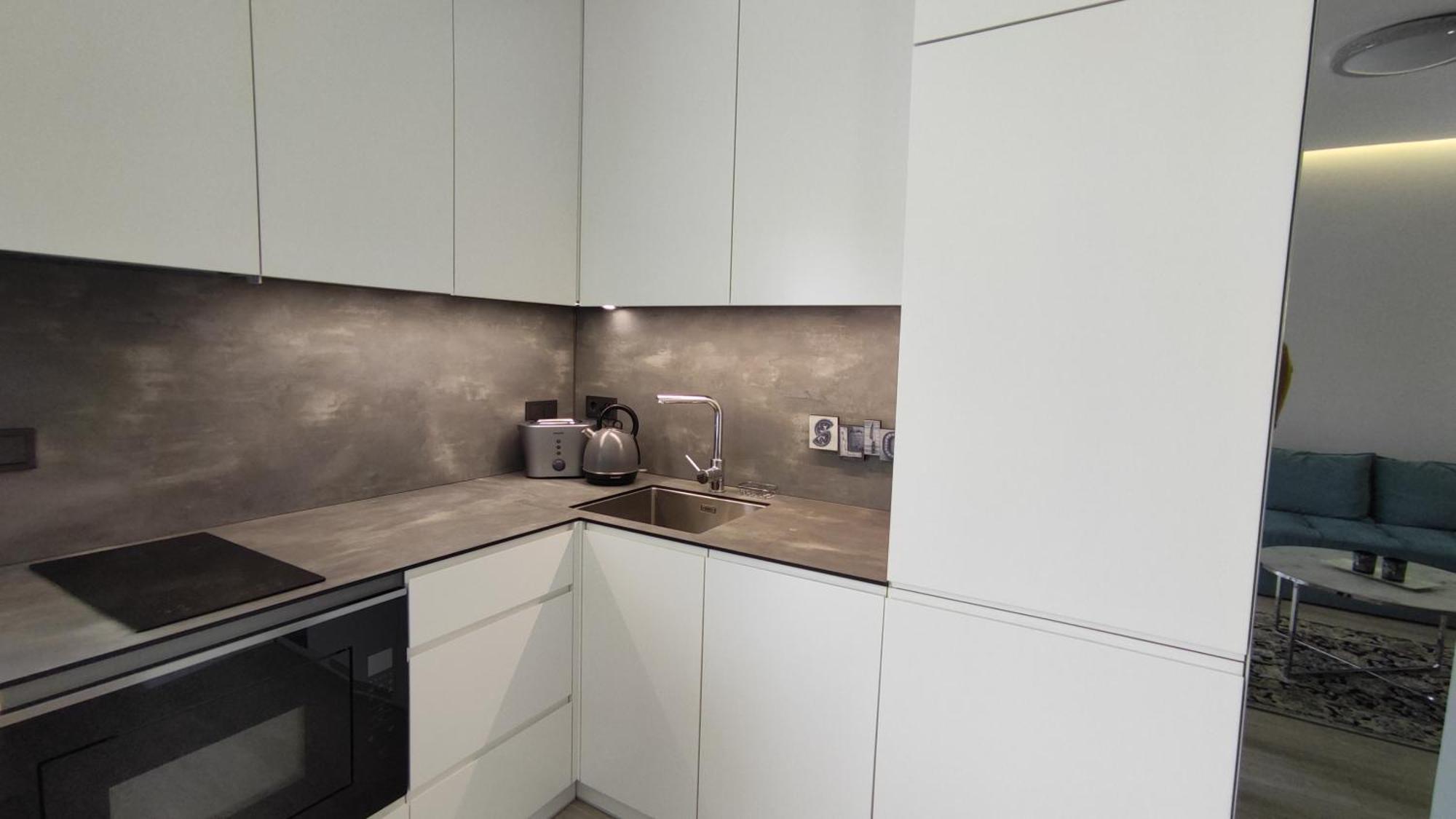 New J&R Apartment Near Girstutis, Free Private Parking & Self Check-In Kaunas Eksteriør billede